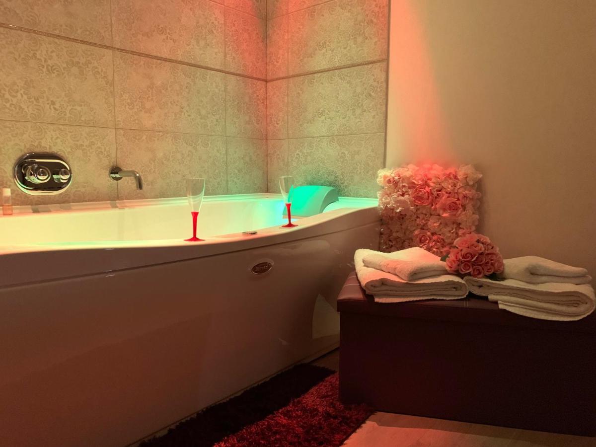 Manfredoniajacuzzi Bed & Breakfast *