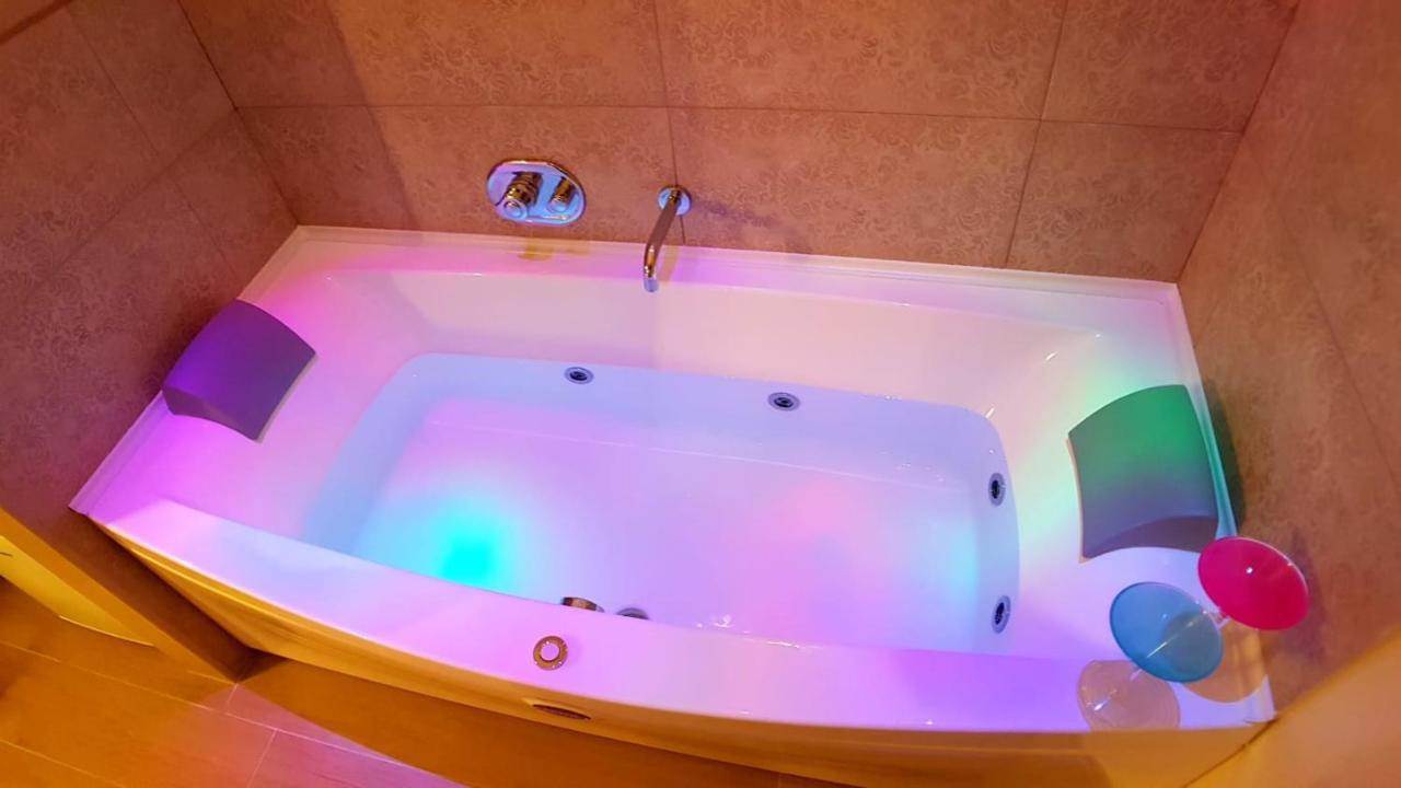 Manfredoniajacuzzi Bed & Breakfast *